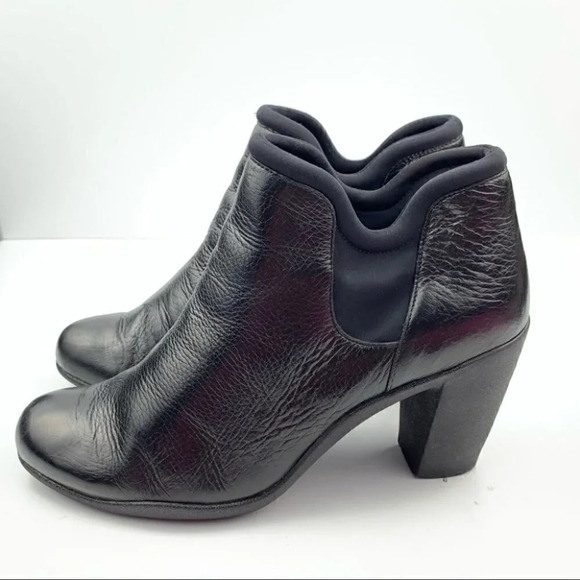 Clarks ankle booties size 7.5 38 black leather - Picture 4 of 10